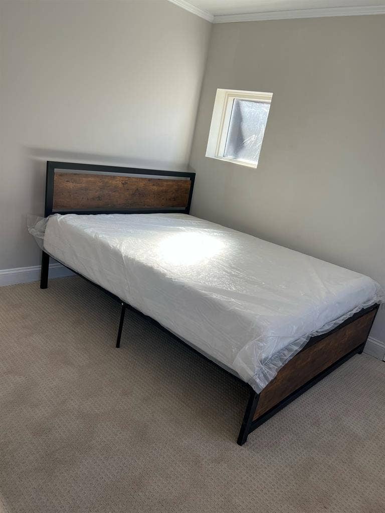 Cozy furnished room