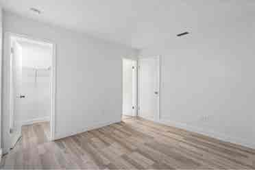 Bedroom with Private Bathroom