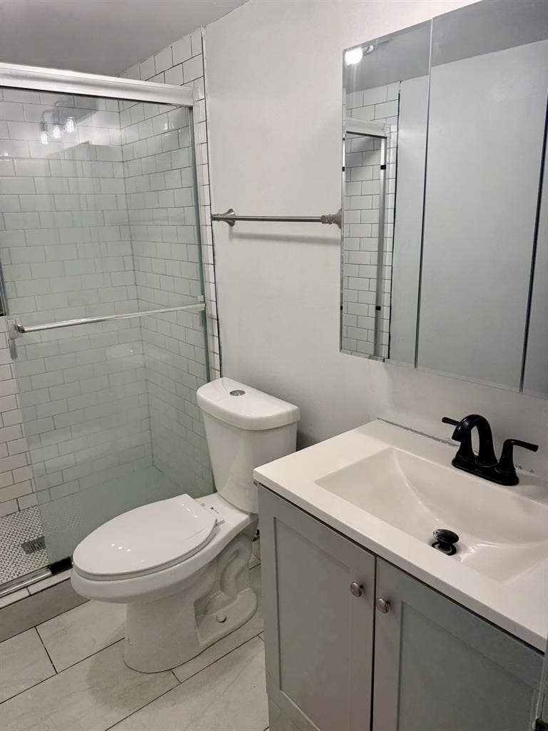 Renovated basement apartment Niles
