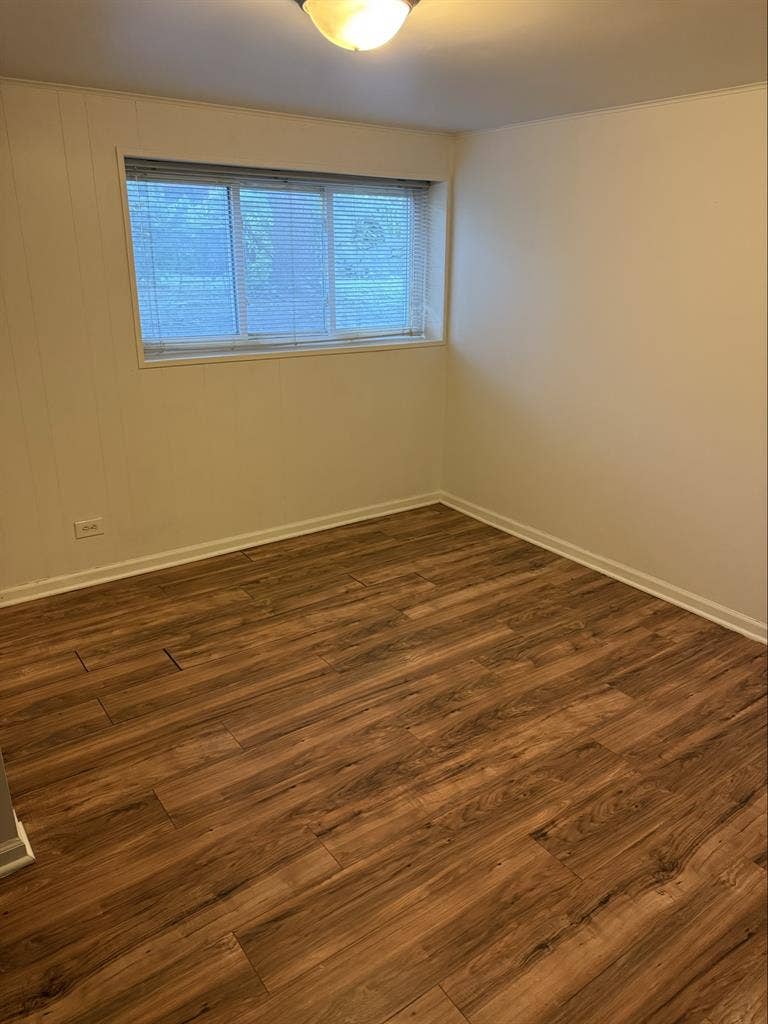 Renovated basement apartment Niles