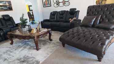 LUXURIOUS  SQUARE FEET brick ho
