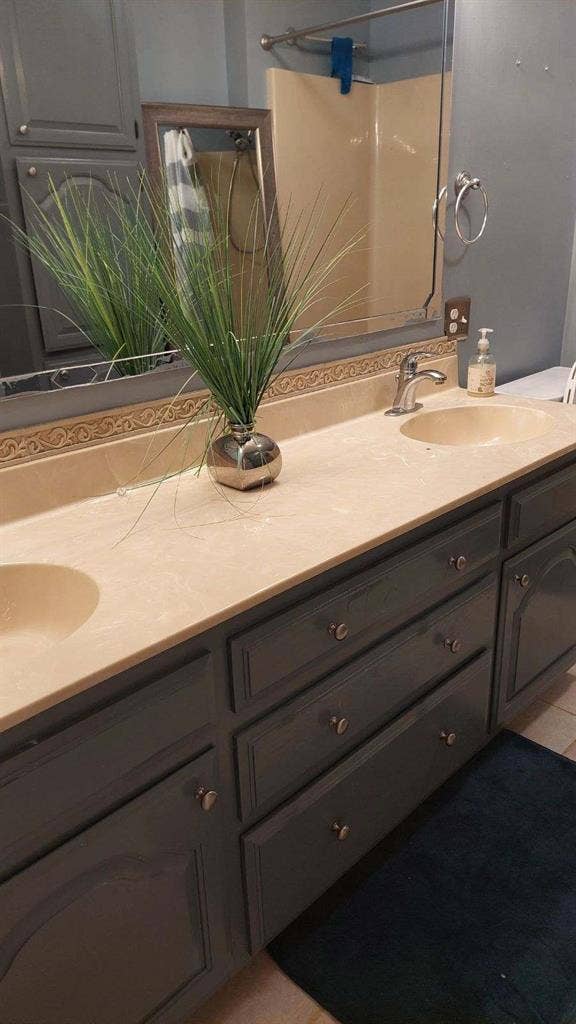 LUXURIOUS SQUARE FEET brick ho