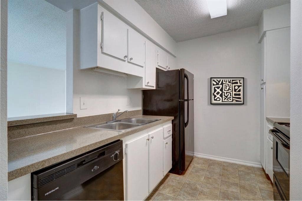 Room for rent, must fill ASAP