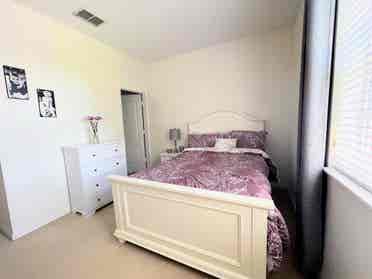 Cozy One Bedroom with Private Bath