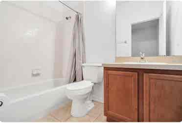 Cozy One Bedroom with Private Bath