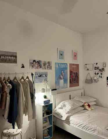 ISO NEAT and CLEAN roomie :)