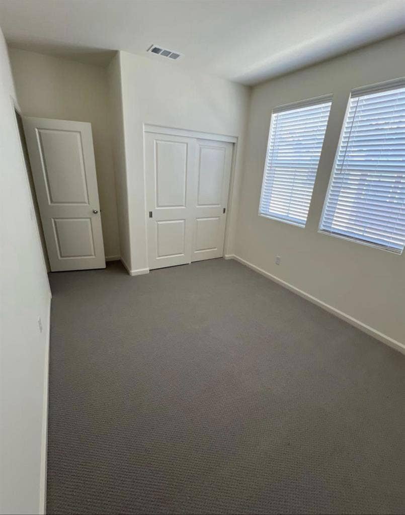 Room for rent with private bathroom