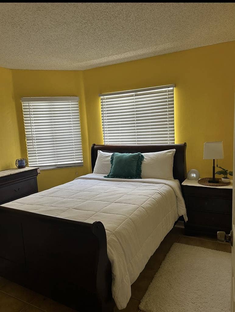 Beautiful bedroom for rent.