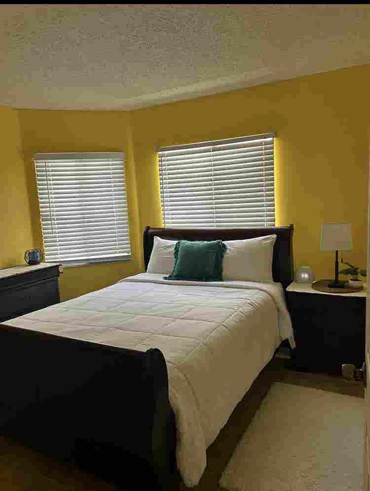 Beautiful bedroom for rent.