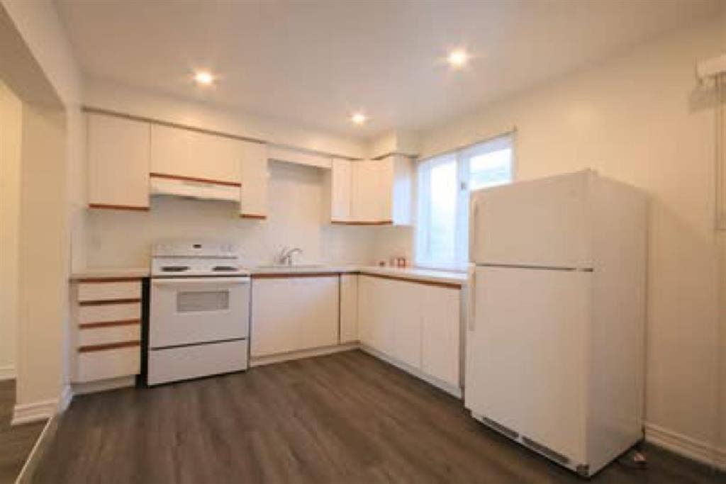 2 Rooms Available for Rent