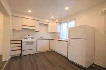 2 Rooms Available for Rent