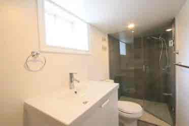2 Rooms Available for Rent