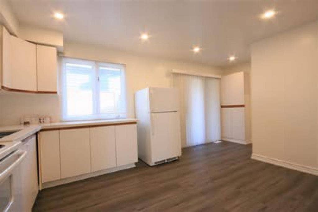 2 Rooms Available for Rent