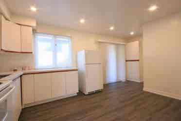2 Rooms Available for Rent