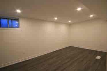 2 Rooms Available for Rent