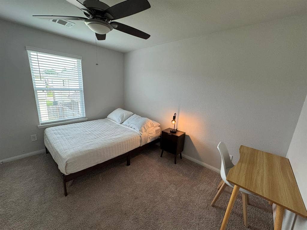 🛏️ Fully Furnished Room for Rent