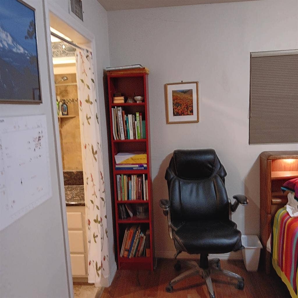 Private bedroom/bath for rent