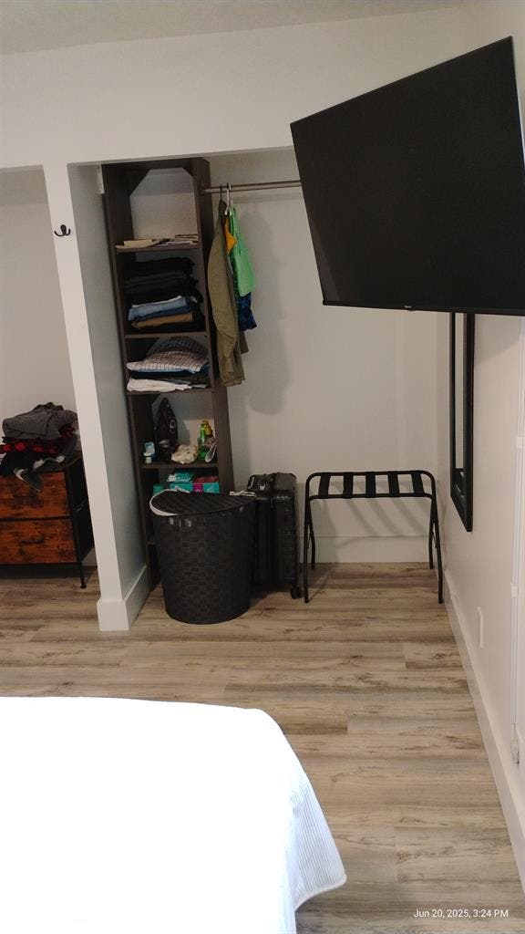 Furnished Bedroom & Shared Bathroom