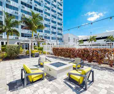 Apt in Downtown St Pete