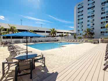 Apt in Downtown St Pete