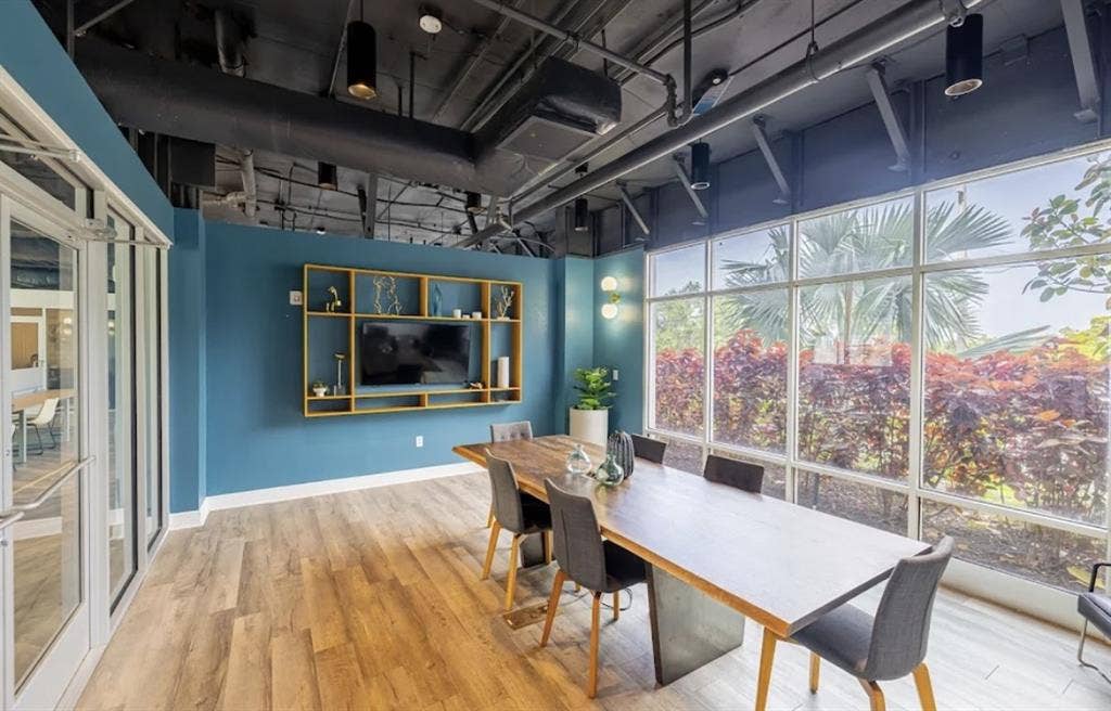 Apt in Downtown St Pete