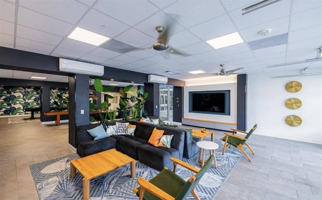 Apt in Downtown St Pete