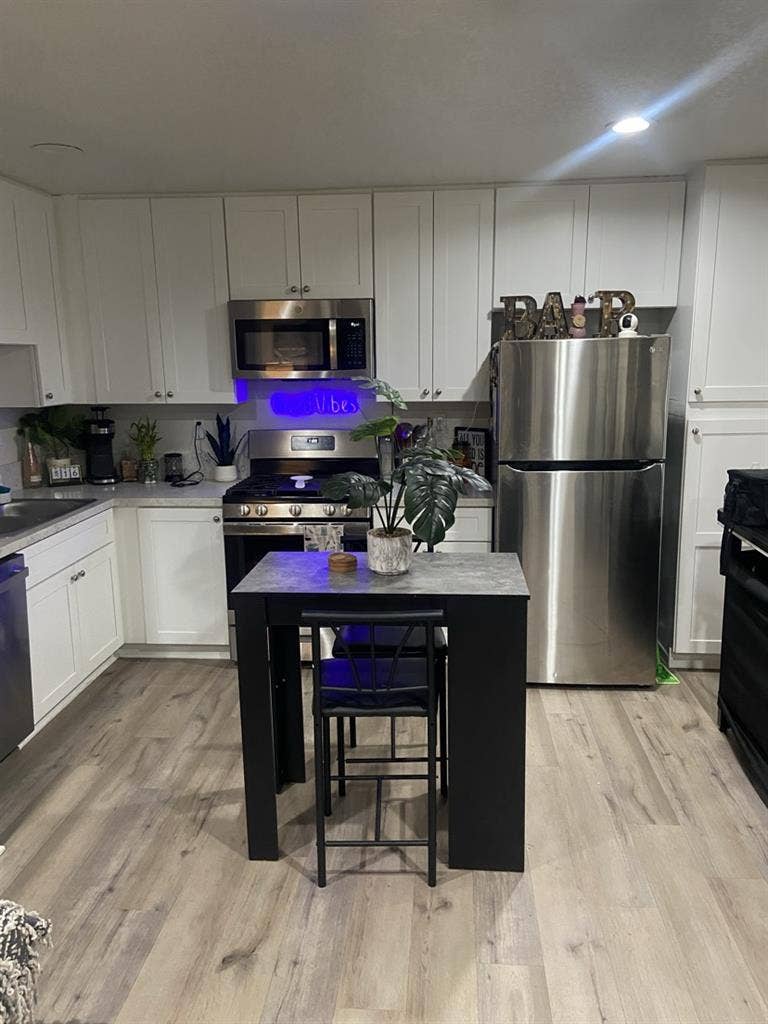Cute spacious apartment, nice area
