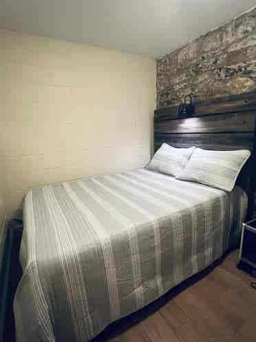 Chelsea - 1 bedroom in 2 BR