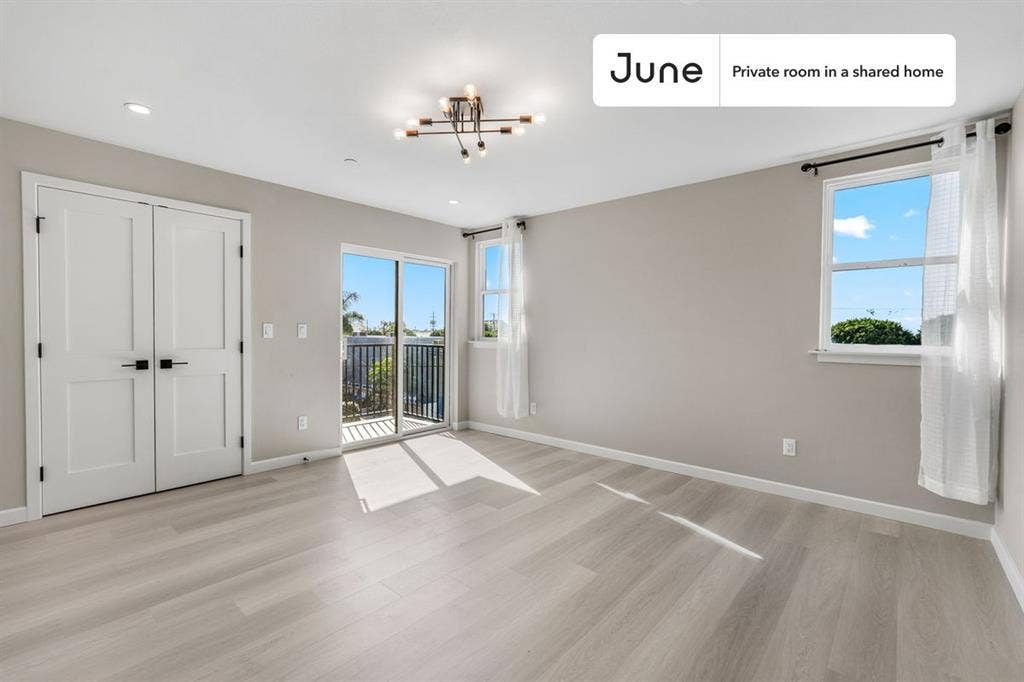 5 BR in Los Angeles