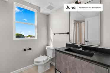 5 BR in Los Angeles
