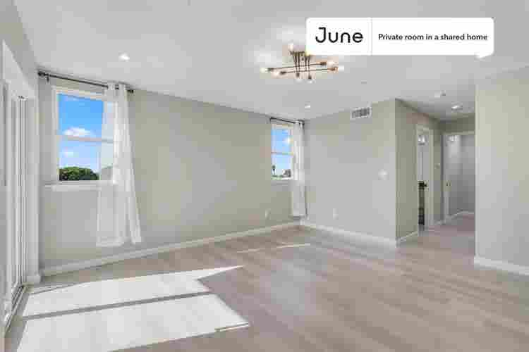 5 BR in Los Angeles