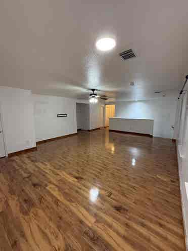 Roommate for house