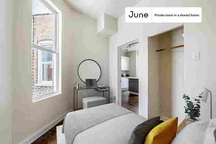 3 BR in Chicago