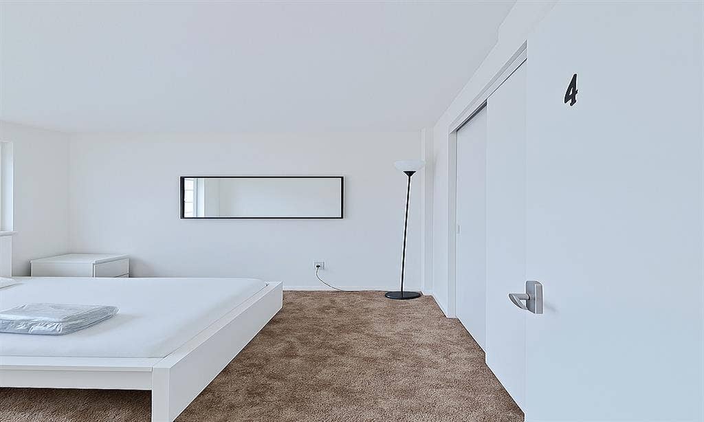 Furnished Room w/Shared Bathroom