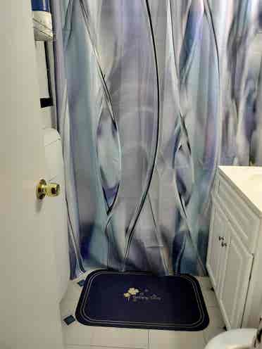 Small Room for rent, for woman.