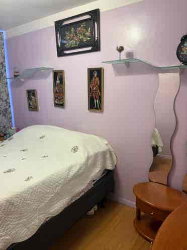 Small Room for rent, for woman.