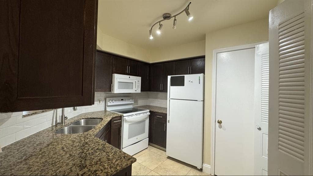 Oversized condo All ages gated