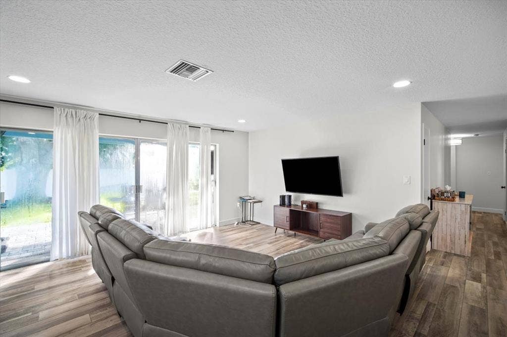 Cocoa Beach BA with Garage