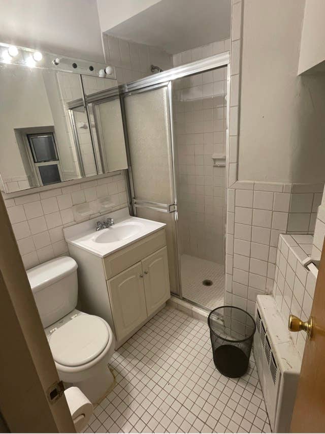 Room w/Private Entrance & Bathroom