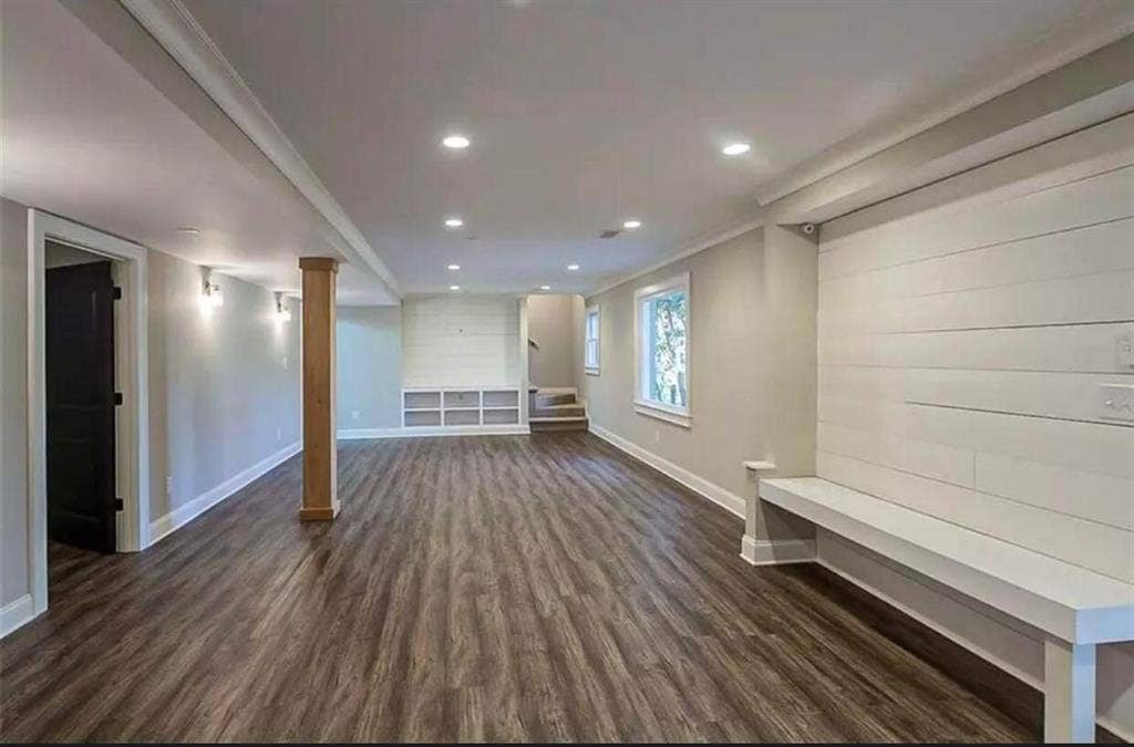 Looking for a roommate