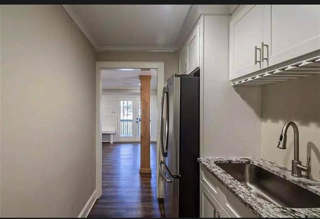 Looking for a roommate