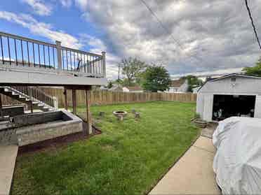 AVAILABLE: Turnkey 🔑 Upstairs Apt!