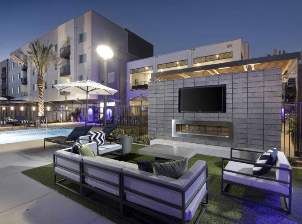 EASTLAKE - ROOM FOR RENT ASAP