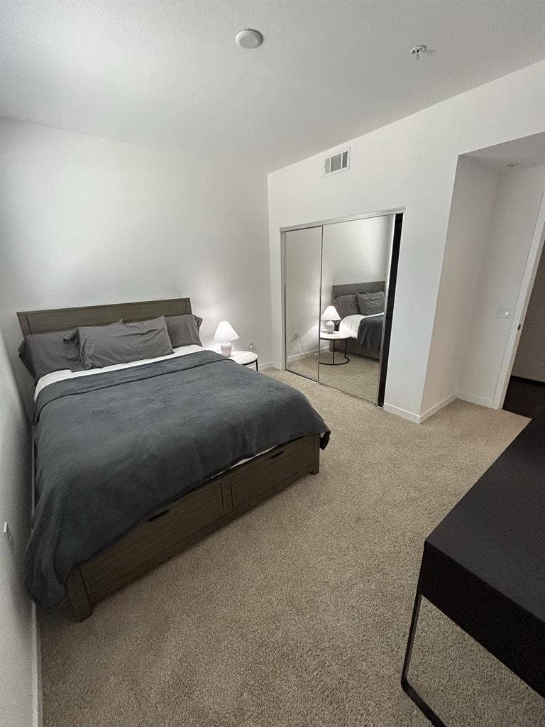 EASTLAKE - ROOM FOR RENT ASAP