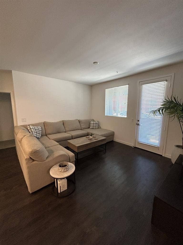 EASTLAKE - ROOM FOR RENT ASAP