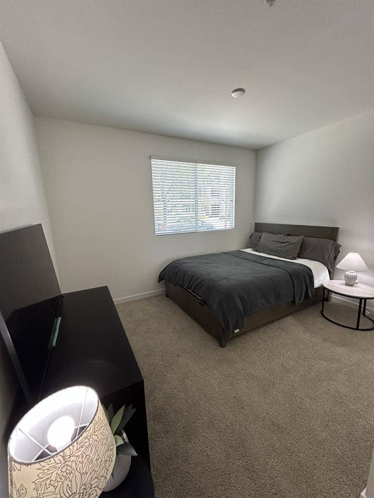 EASTLAKE - ROOM FOR RENT ASAP