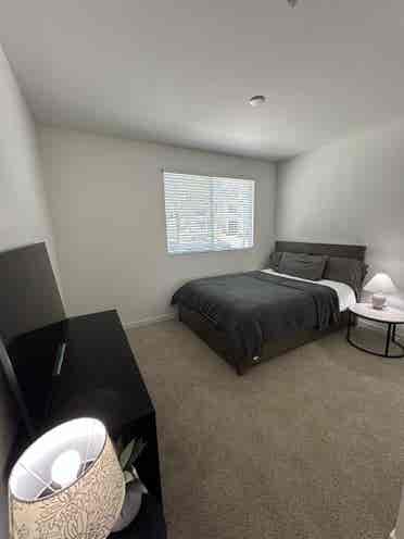 EASTLAKE - ROOM FOR RENT ASAP