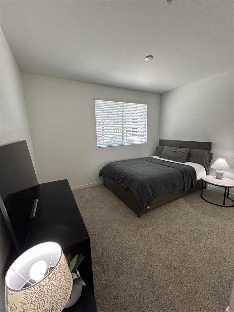 EASTLAKE - ROOM FOR RENT ASAP