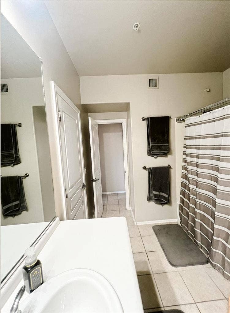Large Room w/ Private Bath & Patio