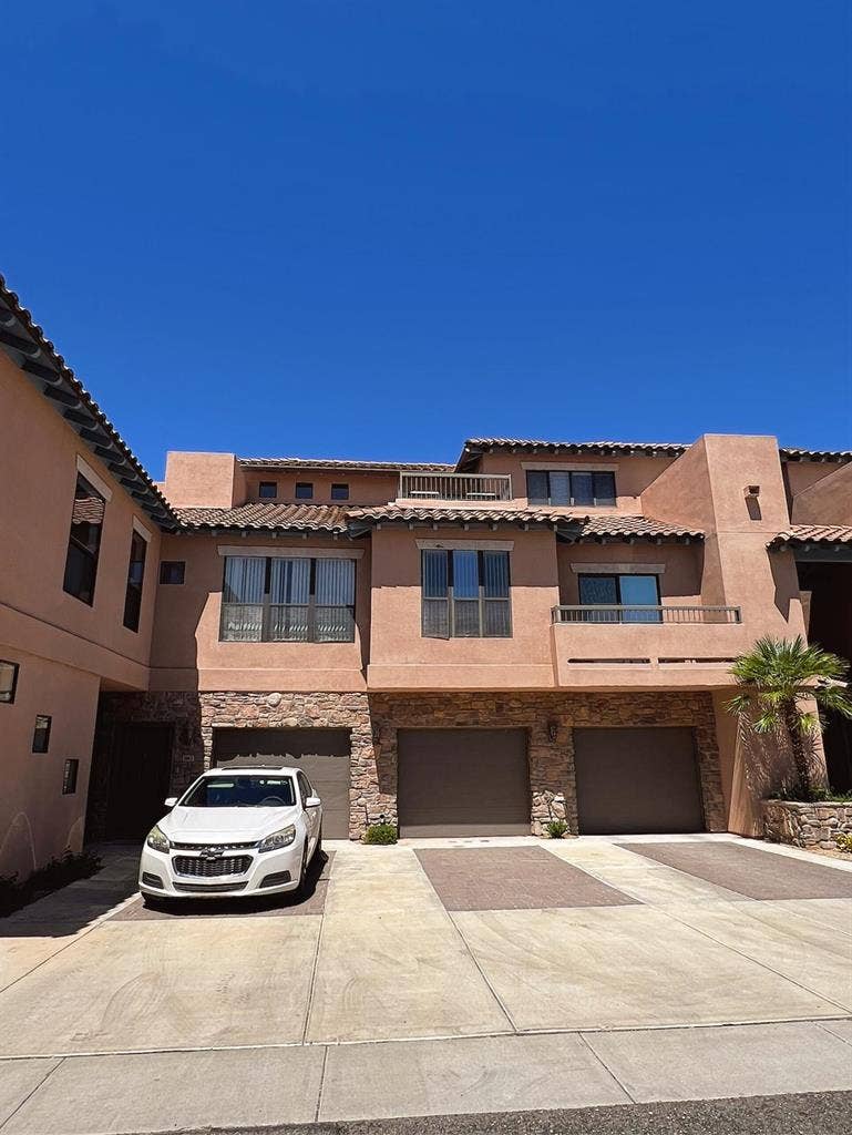 Large Room w/ Private Bath & Patio
